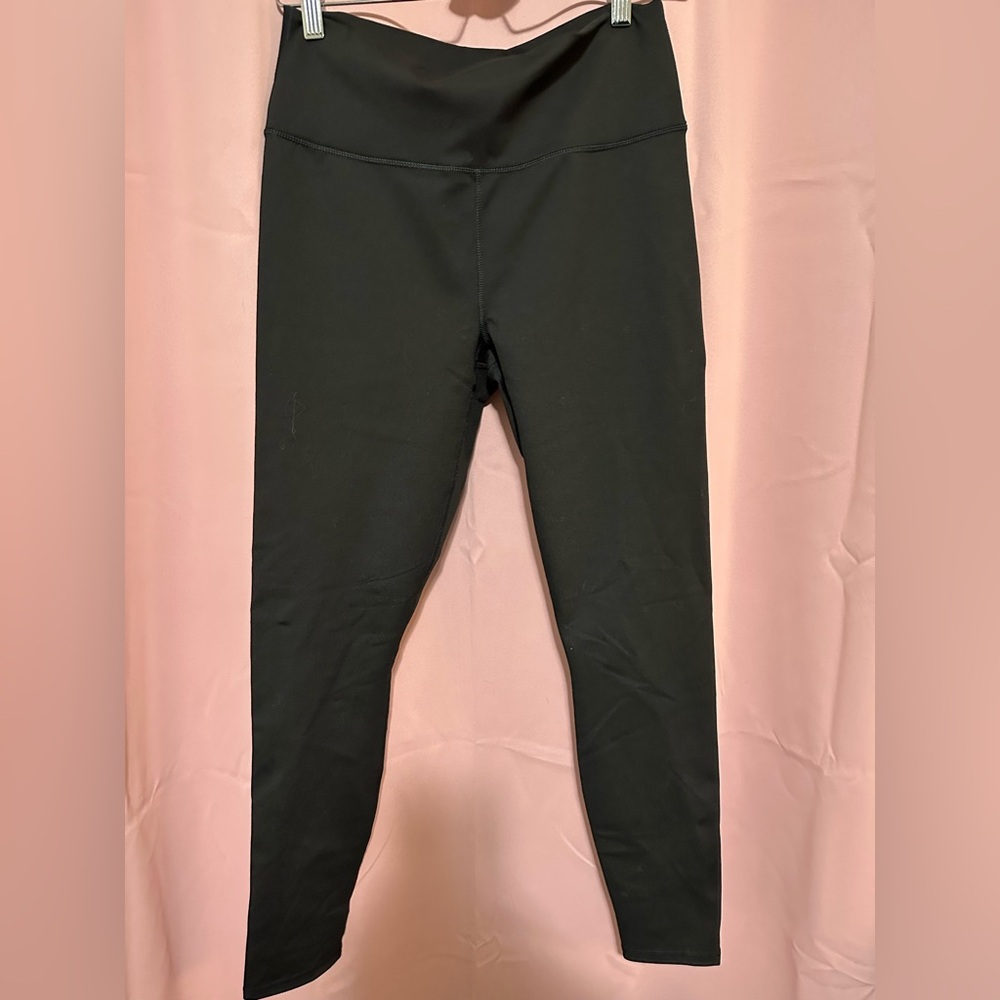 NWT Fabletics Powerhold Black Leggings